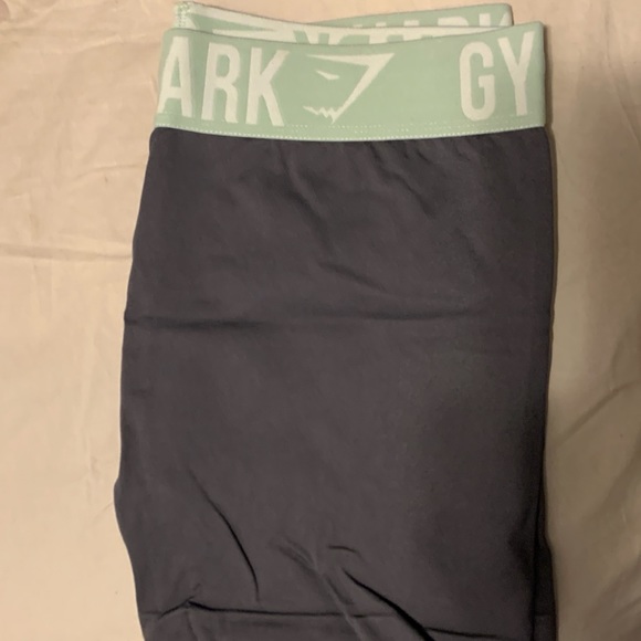 Gymshark fit seamless shorts - Picture 2 of 2